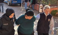 Erkek arkadaşını iki ekmek bıçağıyla yaraladı