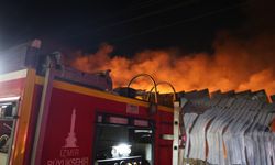 İzmir'de depo alev alev yandı