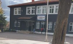 Gıda zehirlenmesi şüphesiyle 12 öğrenci hastaneye kaldırıldı