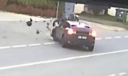 Dönüş yapan otomobil motosikletle çarpıştı