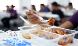 Mersin’de 3 bin öğrenciye eğitim ve yemek desteği