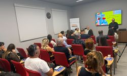 Kariyer Merkezi iş dünyasının yanında