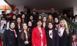 Aksaray’da öğretmen adaylarından 29 Ekim coşkusu