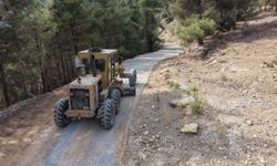 Tarsus'ta 2 bin 910 metrelik kırsal yol yenilendi