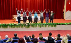“Anne Elimi Bırakma” oyunu büyük beğeni kazandı
