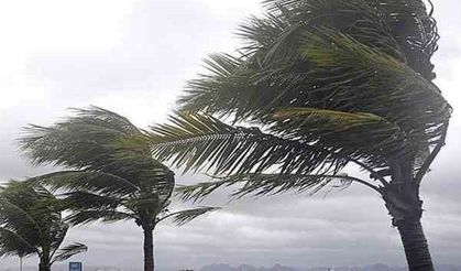 Mersin’de Fırtına Alarmı: Çatılar Uçabilir, Dikkat!