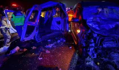 3 Aracın Karıştığı Kazada 3 Kişi Hayatını Kaybetti