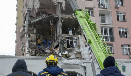 Rusya Zelenskiy-Trump Görüşmesi Öncesinde Ukrayna'yı Vurdu