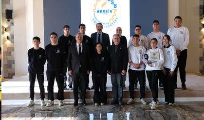 MHP’li Vekil Uysal, Mersin OSB’yi ziyaret ederek öğrencilerle bir araya geldi