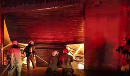 İzmir'de mobilya atölyesindeki yangın depo ve iş yerlerine sıçradı