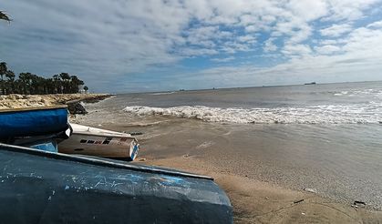 Mersin'de Sel Sonrası Güneş Yüzünü Gösterdi: Vatandaşlar Sahil Kenarına Akın Etti