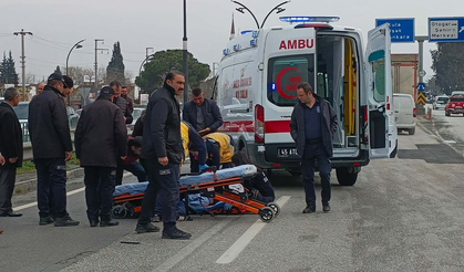 Minibüsün çarptığı yaya yaralandı; kaza anı kamerada