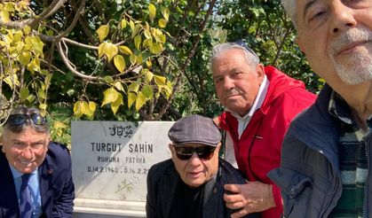 Dünya Tiyatrolar Gününde Turgut Şahin’in mezarında buluştular