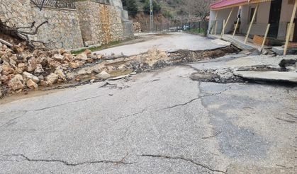 Mersin'de heyelan yürekleri ağza getirdi