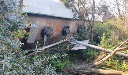 Yakıt yüklü tanker portakal bahçesine uçtu