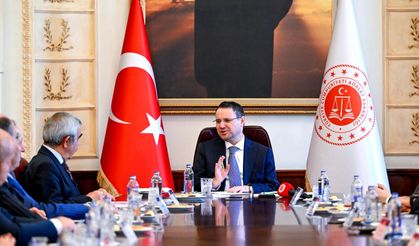 Bakan Gürlek: Yargıda Birlik Derneği, FETÖ ile mücadelede kararlı bir duruş sergiledi