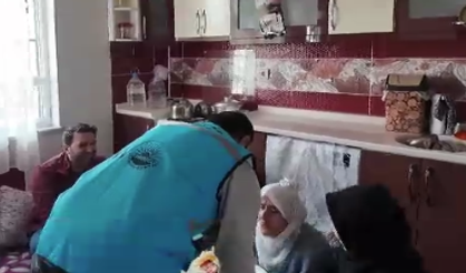 Yalnız yaşayan kadına doğum günü sürprizi