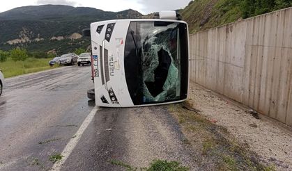 Midibüs ile itfaiye aracı çarpıştı