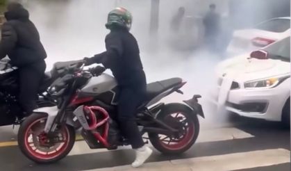 Düğün konvoyunda motosikletle patinaja136 bin lira ceza