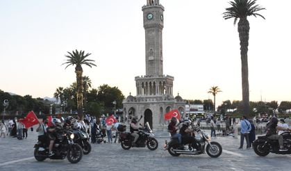 İzmir'de motosikletliler 15 Temmuz’u unutmadı