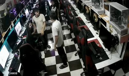 İnternet kafede çocukların bıçaklı kavgası kamerada: 1 yaralı