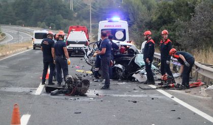Karşı şeride geçen otomobil, başka bir otomobille çapıştı: 1 ölü, 2 ağır yaralı