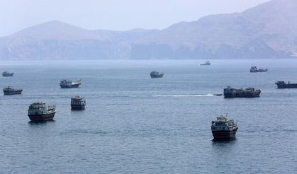 UKMTO: Umman açıklarında Hürmüz Boğazı'ndan geçen bir tanker vuruldu