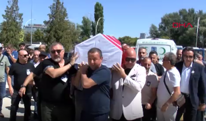 Oyuncu Serhat Kılıç son yolculuğuna uğurlandı