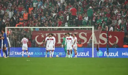 Montella, İtalya yenilgisi sonrası kadroyu değiştirdi