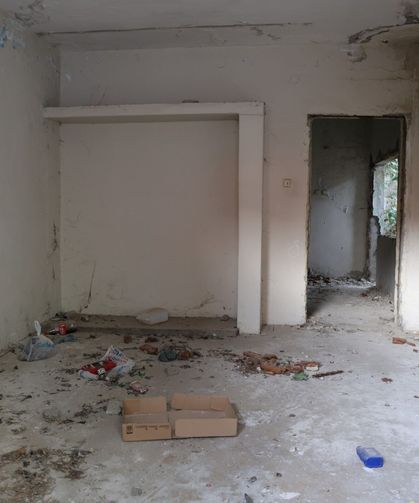 Toroslar’da Tehlike Oluşturan Metruk Binalar Yıkılıyor