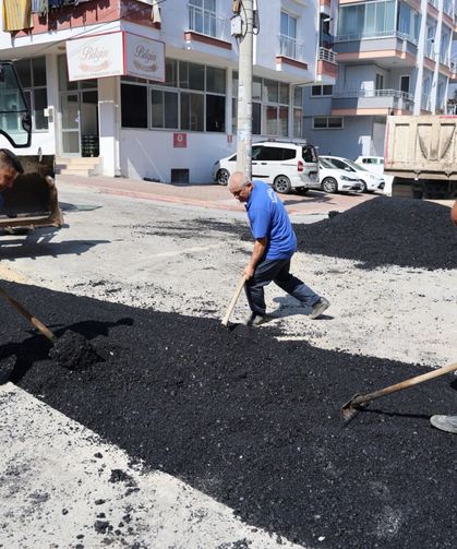Toroslar ‘da asfalt bakım ve yenileme çalışmaları sürüyor
