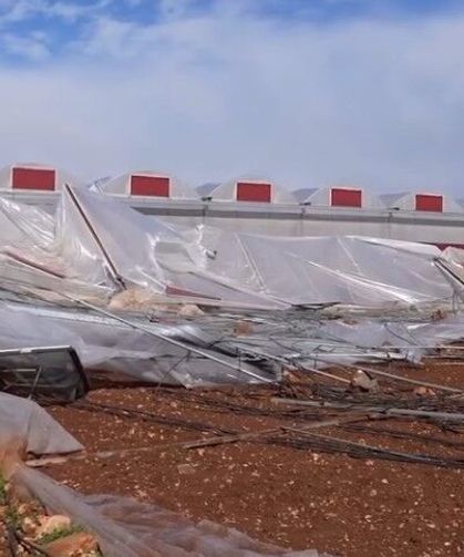 Erdemli'de çiftçilere sera naylonu desteği