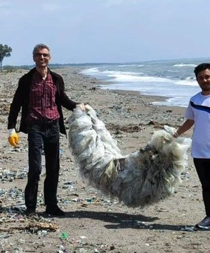 Gönüllülerden örnek davranış: 80 torba çöp toplandı