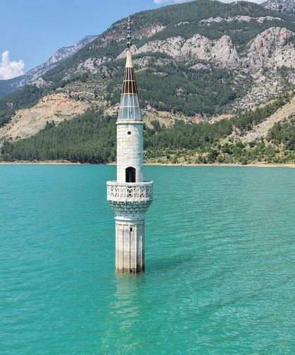 Sular altında bir köy: Minare, geçmişin tek tanığı olarak ayakta