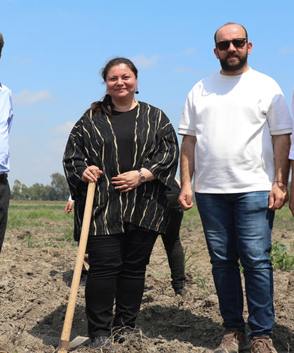 Tarsus Üniversitesi Bilim Ormanı'nda fidanlar toprakla buluştu
