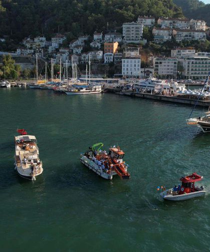 Fethiye körfezi temizleniyor