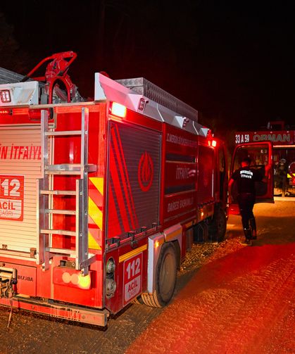 Bozyazı’daki orman yangınına Mersin Büyükşehir’den kesintisiz destek