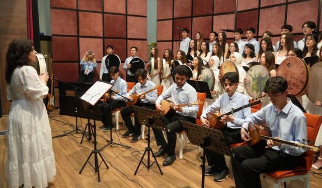 Çanakkale Savaşı döneminde mezun veremeyen Anadolunun ilk lisesi, 140ıncı kuruluş yılını kutluyor