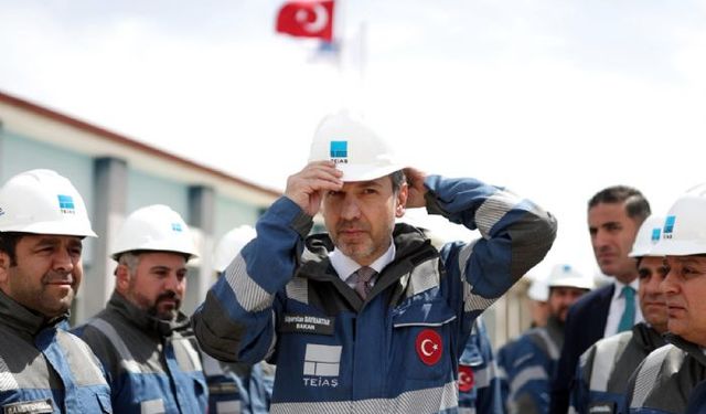 Bakan Bayraktar: Türkiye'nin elektrik dağıtım hatlarında hiçbir sorun yok