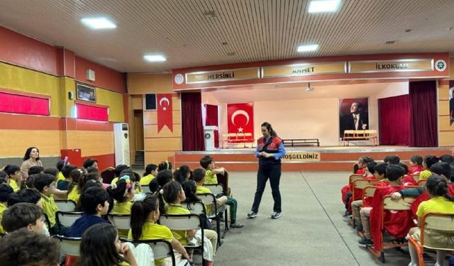 Mersinde jandarma öğrencilere siber farkındalık eğitimi verdi