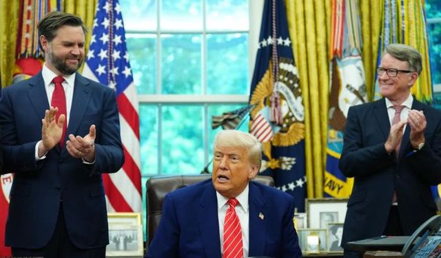 Trump : "İngiltere ile çığır açıcı bir anlaşma imzaladık, yeni bir ekonomik ortaklık çağı başlıyor"