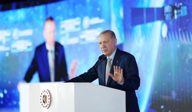 Cumhurbaşkanı Erdoğan: Bugünkü başarı, gençlere umutsuzluk aşılayan zihniyete indirilmiş ağır bir darbedir