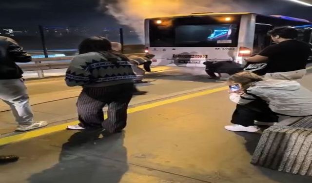 Kağıthane'de metrobüste yangın; seferler bir süre durduruldu