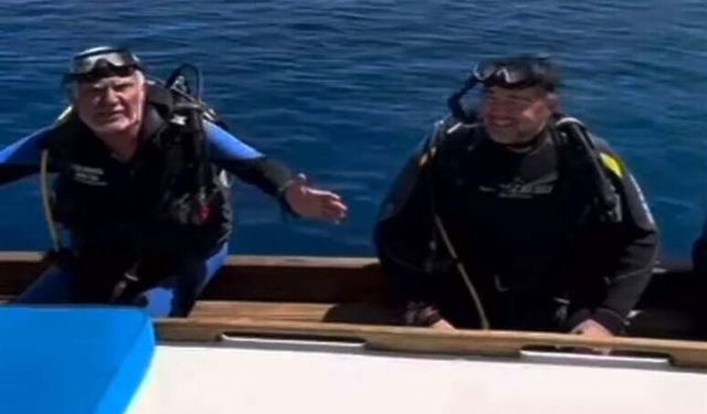 Son sünger avcısı Aksona Mehmet', denize ilk girişinin 60'ıncı yılını Ata Demirer ile dalış yaparak kutladı