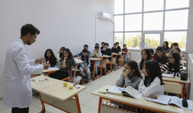 Gülnarın gençleri geleceğe büyükşehir ile hazırlanıyor