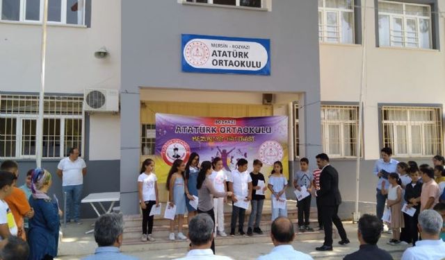 Bozyazı'da 5 bin 500 öğrenci karne sevinci yaşadı