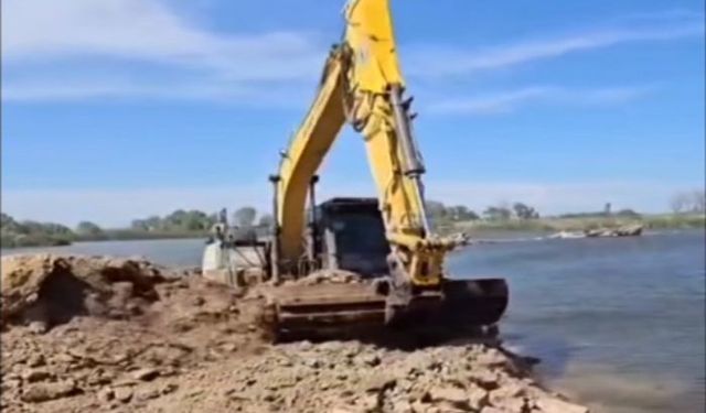 Meriç Nehrine deniz suyu karışmaması için set çekildi