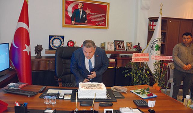 Gülnar Belediyesi personelleri Ünüvar'ın Öğretmenler Günü'nü kutladı