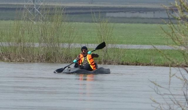 Kura Nehri'nde kano heyecanı