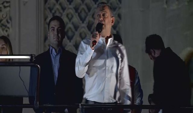 Özgür Özel, Beyazıt Meydanı'nda konuştu